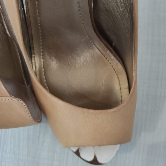 BCBG Nude Open Toe High Heels w Wood Accent Heel & Bronze Detailing - Picture 4 of 8